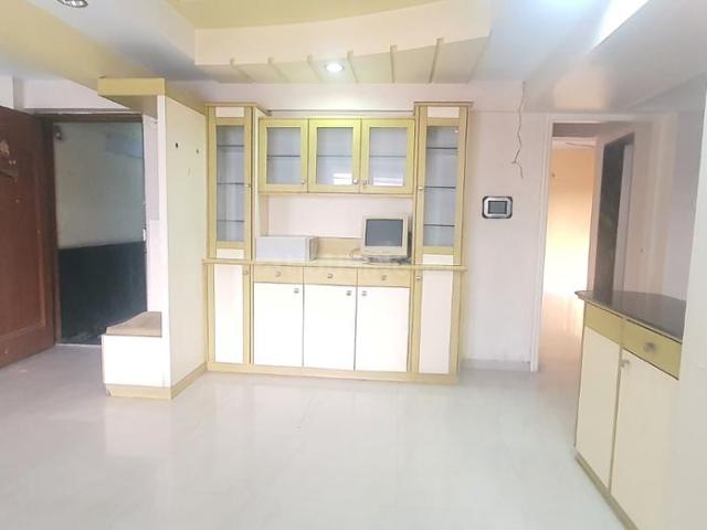4.5 BHK Apartment in Kothrud for rent Pune. The reference number is 20036864