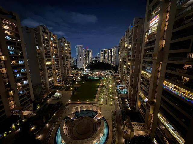 4.5 BHK Apartment in Magarpatta City for rent Pune. The reference number is 21356649