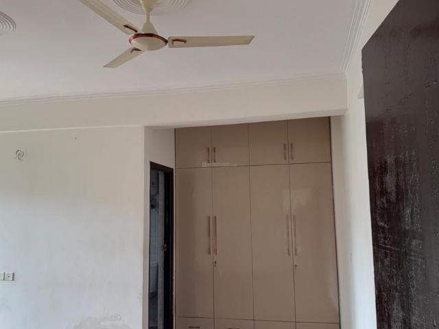 4.5 BHK Apartment in Noida Extension for rent Greater Noida. The reference number is 20781321