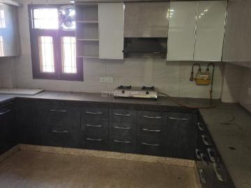 4.5 BHK Apartment in Rajouri Garden for resale New Delhi. The reference number is 18401407