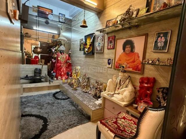 4.5 BHK Apartment in Santacruz West for rent Mumbai. The reference number is 20797637