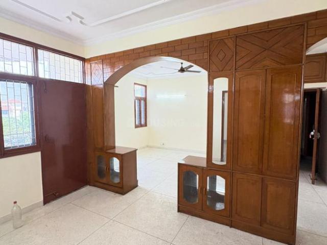 4.5 BHK Apartment in Sector 3 Dwarka for rent New Delhi. The reference number is 18604184