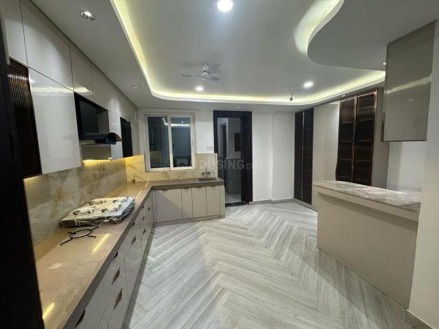 4.5 BHK Apartment in Sector 107 for rent Noida. The reference number is 20393825