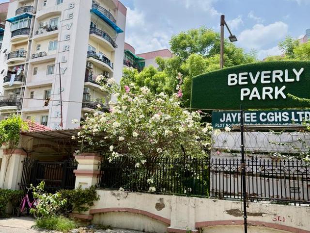 4.5 BHK Apartment in Sector 22 Dwarka for resale New Delhi. The reference number is 20486087