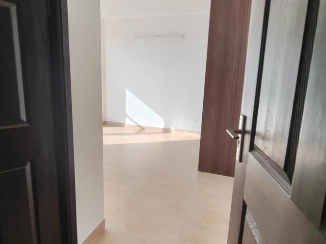 4.5 BHK Apartment in Sector 32 for rent Noida. The reference number is 20634292