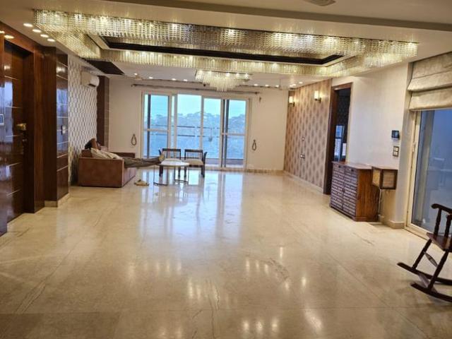 4.5 BHK Apartment in Sector 55 for resale Gurgaon. The reference number is 20468705