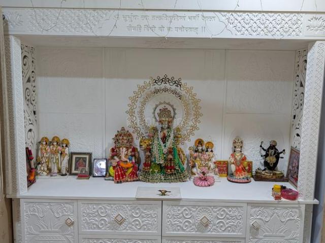 4.5 BHK Apartment in Sector 5 Rohini for resale New Delhi. The reference number is 20806102