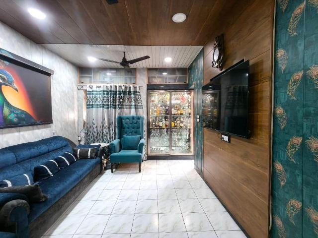 4.5 BHK Apartment in Sector 5 Rohini for resale New Delhi. The reference number is 21094196