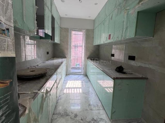 4.5 BHK Apartment in Sector 65 for resale Gurgaon. The reference number is 19980850