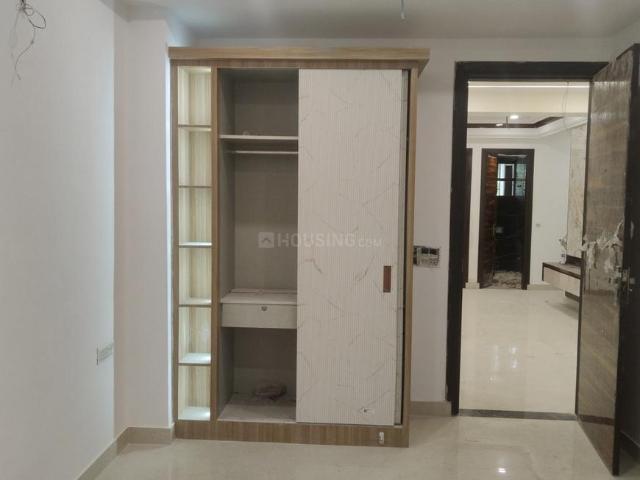 4.5 BHK Apartment in Sector 73 for resale Noida. The reference number is 20208199