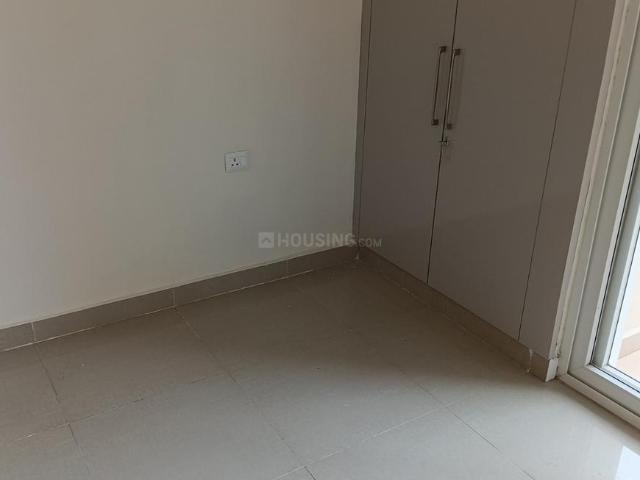4.5 BHK Apartment in Sector 76 for rent Noida. The reference number is 20462702