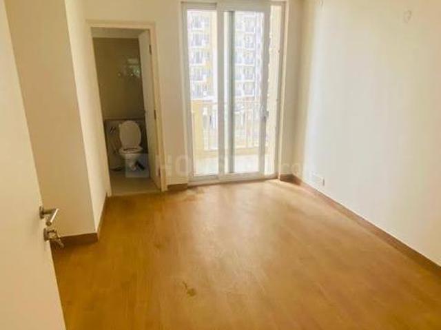 4.5 BHK Apartment in Sector 77 for resale Gurgaon. The reference number is 19643575