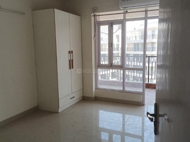 4.5 BHK Apartment in Sector 99 for rent Gurgaon. The reference number is 20060179