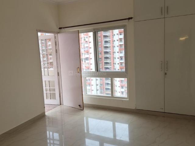 4.5 BHK Apartment in Siddharth Vihar for rent Ghaziabad. The reference number is 21062829