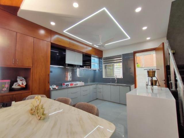 4.5 BHK Duplex in Vemali for resale Vadodara. The reference number is 21161637
