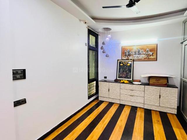 4.5 BHK Duplex in Kaushambi for resale Ghaziabad. The reference number is 20709010