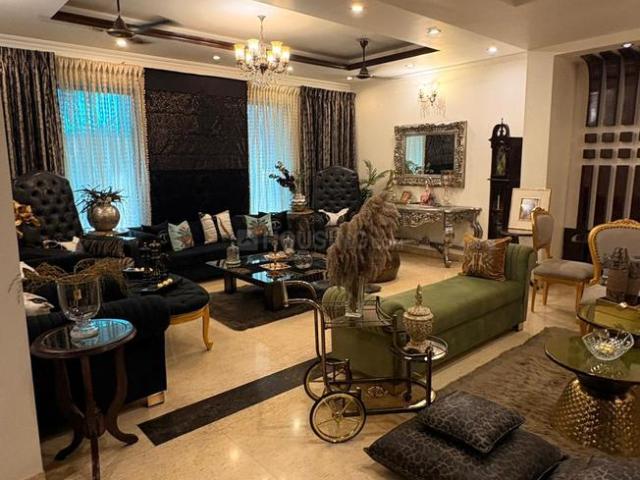 4.5 BHK Duplex in Sushant Lok Phase 1 for resale Gurgaon. The reference number is 20234921