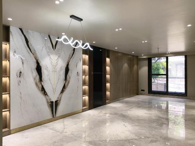 4.5 BHK Independent Builder Floor in DLF Phase 4 for resale Gurgaon. The reference number is 20177700