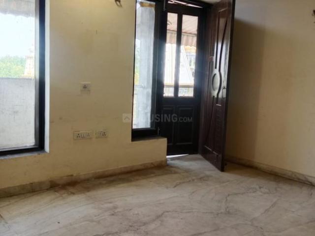 4.5 BHK Independent Builder Floor in Model Town for rent New Delhi. The reference number is 20541564