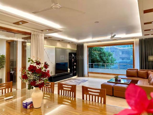 4.5 BHK Independent Builder Floor in South Extension II for rent New Delhi. The reference number is 20610271