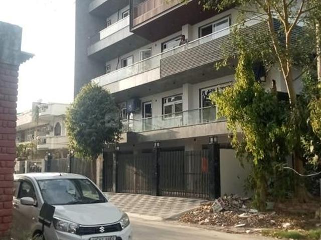 4.5 BHK Independent Builder Floor in Sector 17 for resale Faridabad. The reference number is 20985440