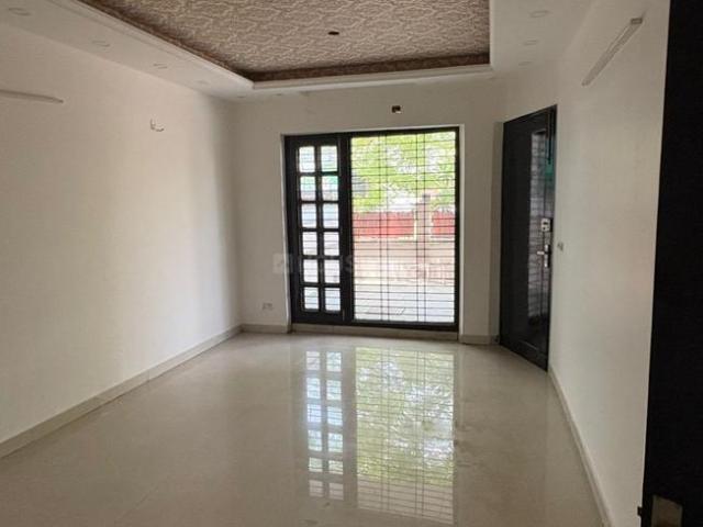 4.5 BHK Independent Builder Floor in Sector 10 DLF for rent Faridabad. The reference number is 20496921