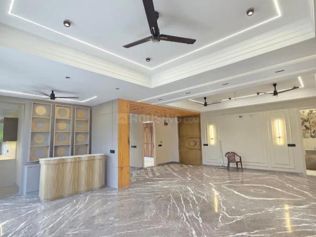 4.5 BHK Independent Builder Floor in Sector 50 for resale Gurgaon. The reference number is 21049408