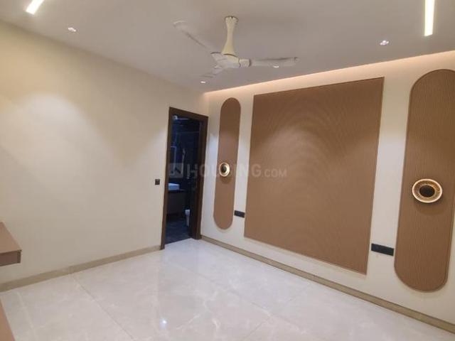 4.5 BHK Independent Builder Floor in Sushant Lok Phase 1 for resale Gurgaon. The reference number is 19732933