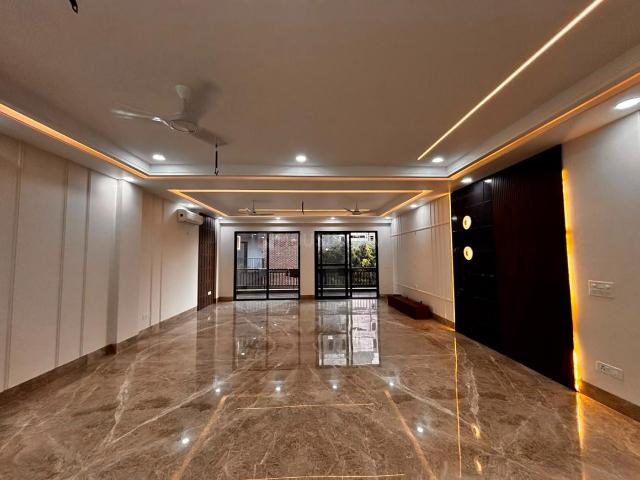 4.5 BHK Independent Builder Floor in Vasant Kunj for rent New Delhi. The reference number is 21177769