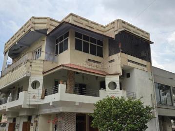 4.5 BHK Independent House in Naranpura for resale Ahmedabad. The reference number is 19902152