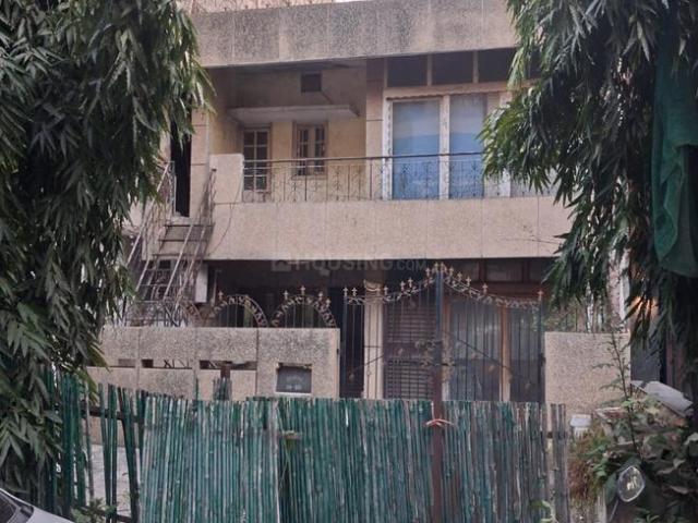 4.5 BHK Independent House in New Rajinder Nagar for resale New Delhi. The reference number is 18263225