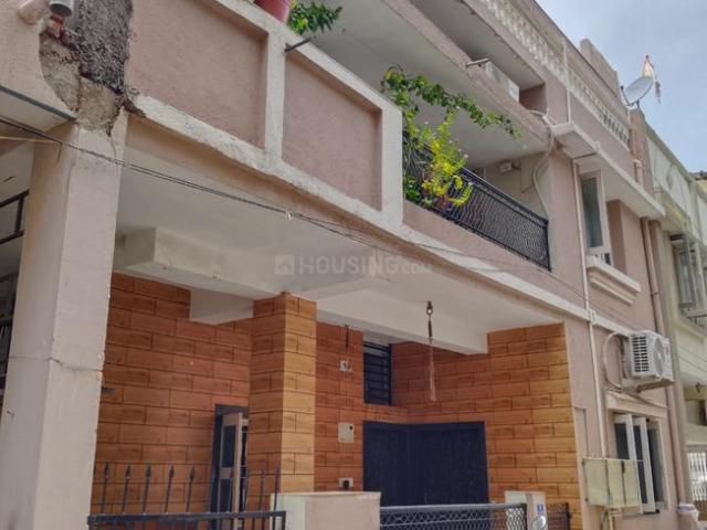 4.5 BHK Independent House in Chanakyapuri for resale Ahmedabad. The reference number is 18024224