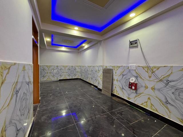 4.5 BHK Independent House in Dwarka Mor for resale New Delhi. The reference number is 20624836