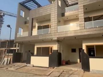 4.5 BHK Independent House in Defence Colony for resale Ghaziabad. The reference number is 20373356