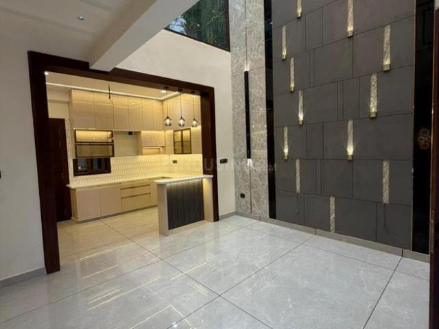 4.5 BHK Independent House in Gomti Nagar for resale Lucknow. The reference number is 19965381