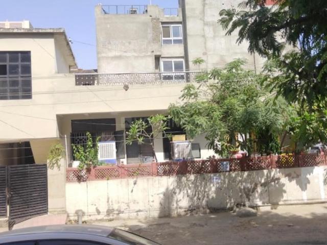 4.5 BHK Independent House in Lalkothi for rent Jaipur. The reference number is 17022737