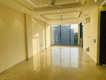4.5 BHK Independent House in Punjabi Bagh for resale New Delhi. The reference number is 18521747