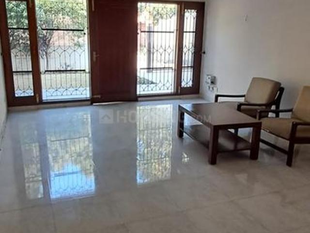 4.5 BHK Independent House in Sector 27 for rent Chandigarh. The reference number is 21212656