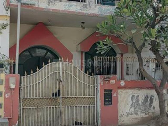 4.5 BHK Independent House in Sector 30 for resale Faridabad. The reference number is 20140610