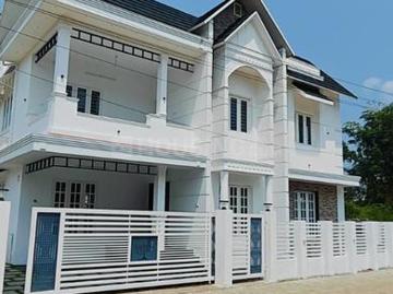 4.5 BHK Independent House in Thevakkal for resale Kochi. The reference number is 20148277