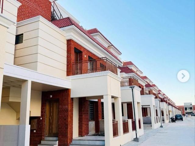 4.5 BHK Independent House in Waghodia Road for rent Vadodara. The reference number is 18947309