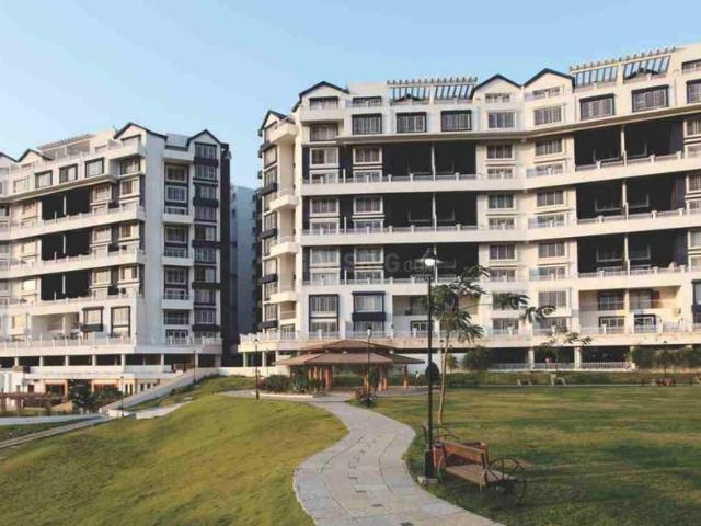 4.5 BHK Penthouse in Kharadi for resale Pune. The reference number is 20901336