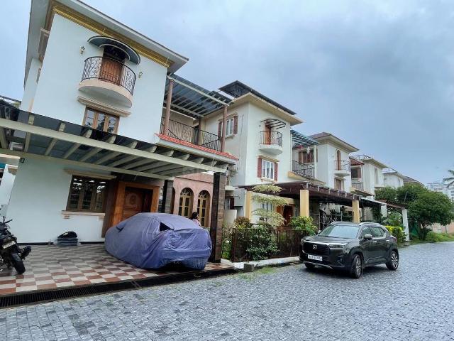 4.5 BHK Villa in Kakkanad for rent Kochi. The reference number is 20375214