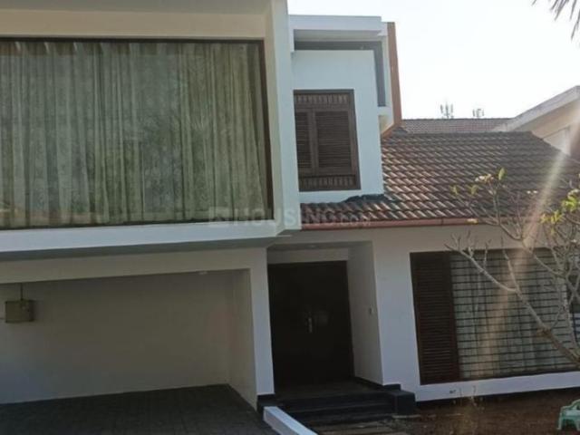 4.5 BHK Villa in Kakkanad for resale Kochi. The reference number is 20177938