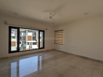 Rustum Bagh Main Road - Balcony, Garden
