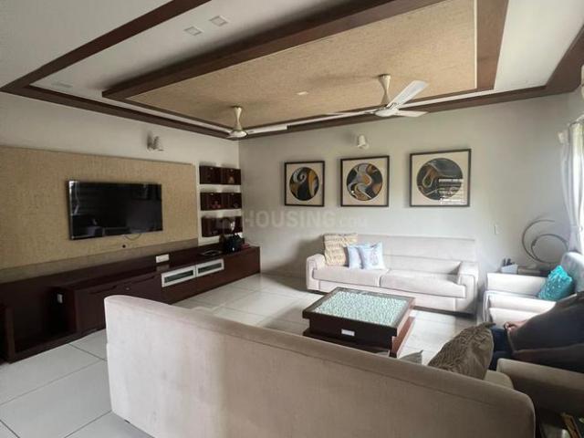 4.5 BHK Villa in Sunpharma Road for rent Vadodara. The reference number is 20906265