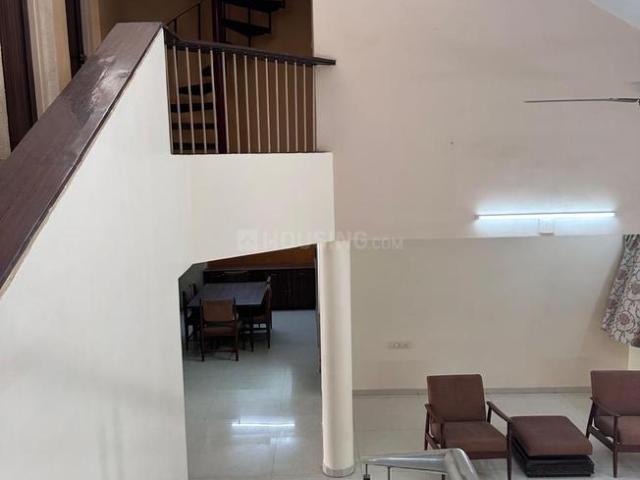 4.5 BHK Villa in Shyamal for resale Ahmedabad. The reference number is 20360109