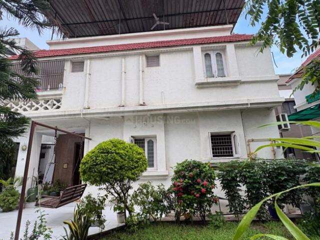 4.5 BHK Villa in Thaltej for resale Ahmedabad. The reference number is 21245637