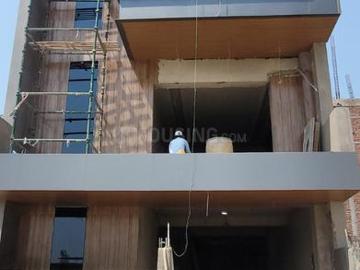 4.5 BHK Villa in Wave City for resale Ghaziabad. The reference number is 20129396