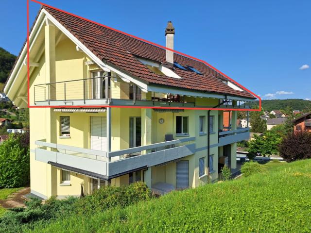 4.5 Dachwohnung, 2 Terrassen, ca. 32 m² Aussenfläche, schöner Aussicht und garagenbox